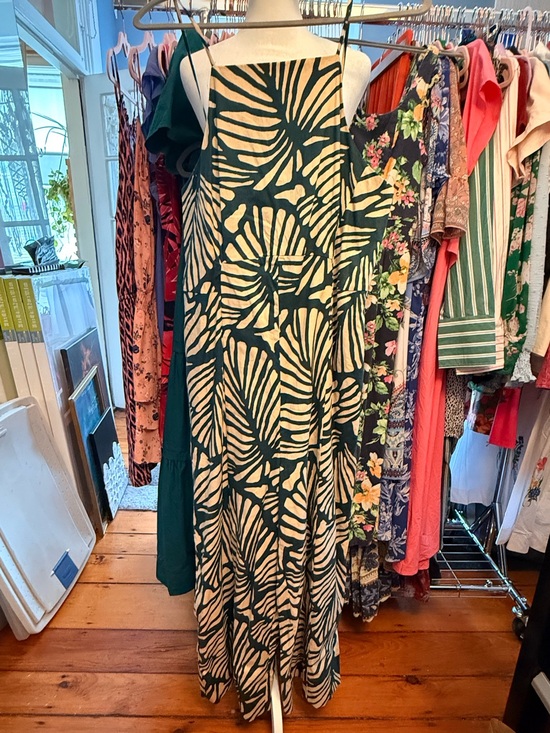 Banana Republic Dresses & Skirts - Banana Republic Dark Green & Cream Leaf-Print linen jumpsuit